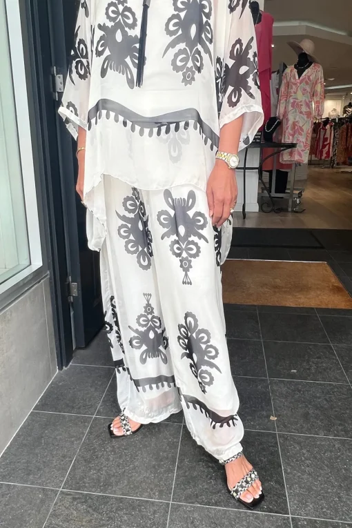 Blossom Print Pants - White/Black - CG37
