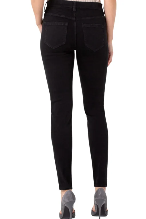 Gia Glider Jean - Black - AT4