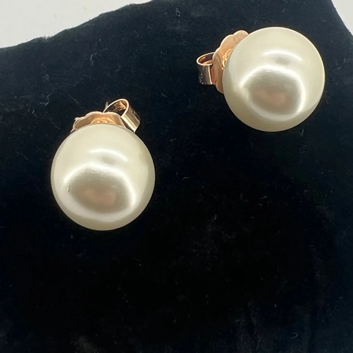 Glass Pearl Stud Earrings - Pearl - AD22