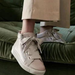 Joyous Leather Sneaker - Stone - ES7