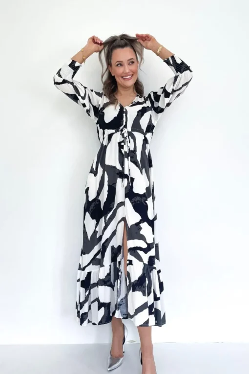Monique Maxi - Watermark - SO2