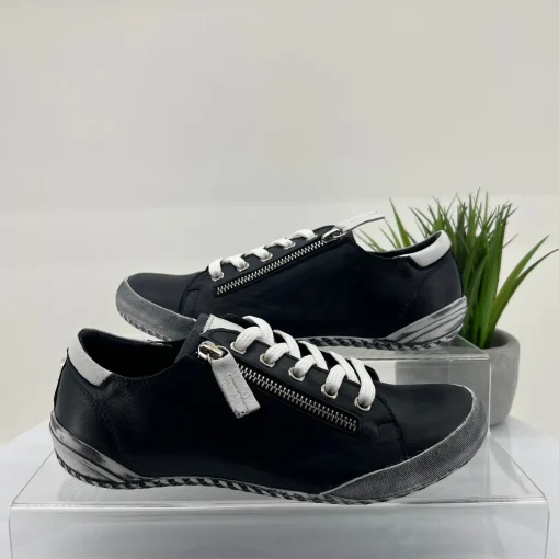 Tess Flat Sneaker | White/Navy | RS12