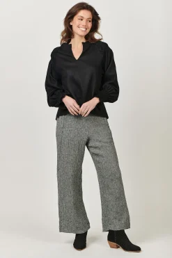 Tina V-Neck Linen Top - Black - OJ23