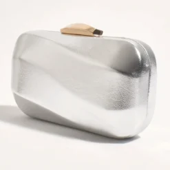 Wavy Structured Metallic Clutch - Silver - AD12